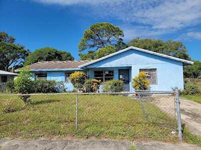 107 Camelot Drive Fort Pierce, FL 34946