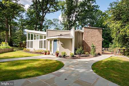 2002 Bedford Ln Alexandria, VA 22307