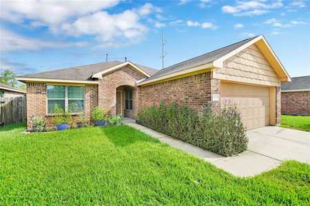 401 De Coster Blvd Alvin, TX 77511
