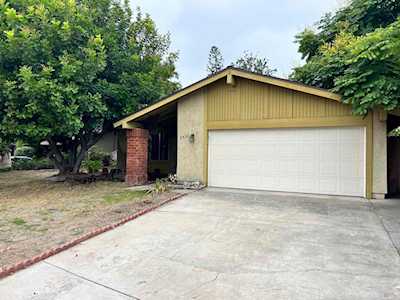 2424 S. Barcelona Spring Valley, CA 91977