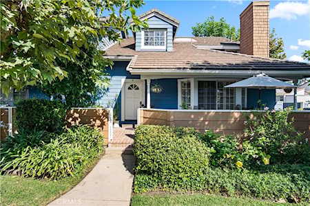 18713 Hatteras St #6 Tarzana, CA 91356