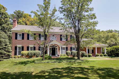 559 Rockefeller Rd Lake Forest, IL 60045