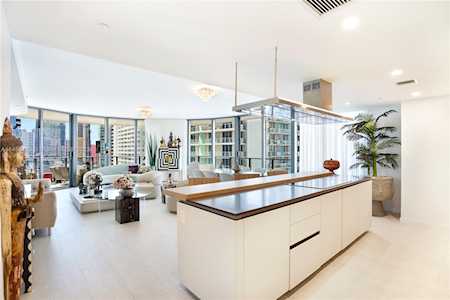 1000 Brickell Plz #1902 Miami, FL 33131