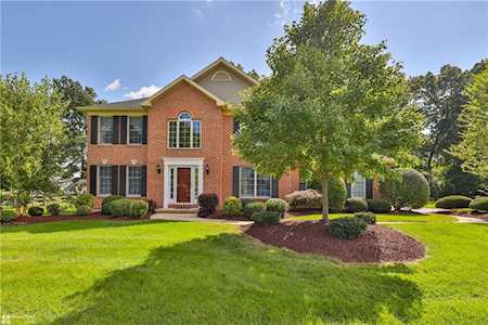 4569 Meadow Dr Nazareth, PA 18064