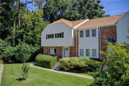 7082 Stonington Drive Sandy Springs, GA 30328