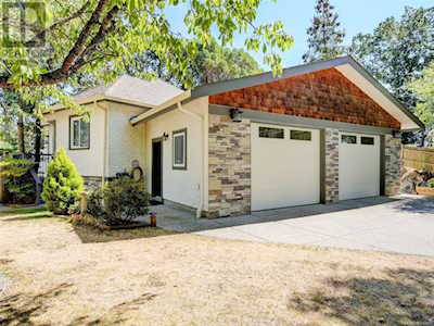 67 View Royal Avenue View Royal, BC V9B1A6