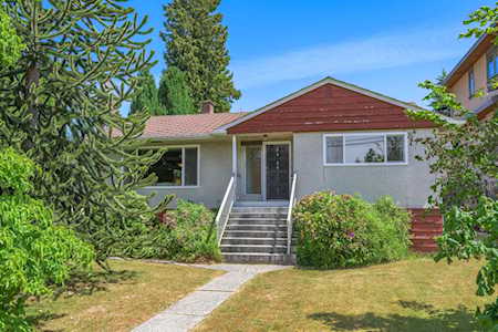 5950 Brantford Avenue Burnaby, BC V5E 2R6