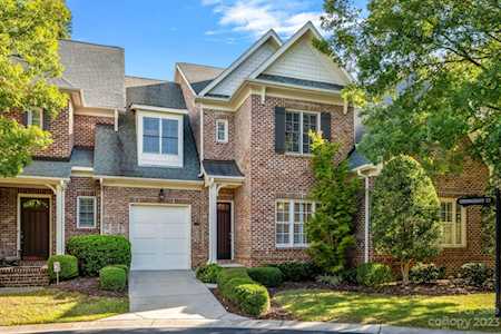 269 Crownsgate Ct Charlotte, NC 28207