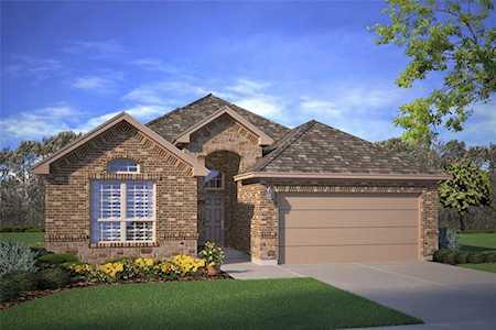 208 DRUMCLIFFE Drive Fort Worth, TX 76052