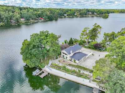 9311 E Promontory Point Drive Syracuse, IN 46567