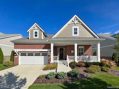 49610 Hancock St Canton Twp, MI 48188