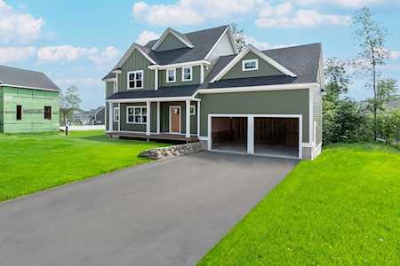 18 Taylor Ln Rowley, MA 01969