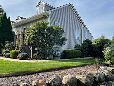 32 Bayowski Rd West Orange Twp., NJ 07052