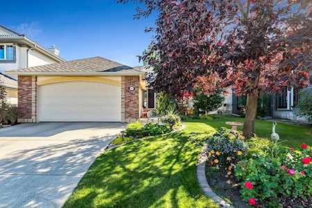 46 Evergreen Manor SW Calgary, AB T2Y 3R3