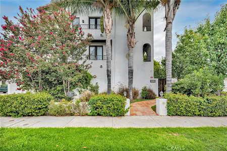 4440 Talofa Ave #101 Toluca Lake, CA 91602