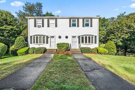 24 Northwoods Cir #24 Woburn, MA 01801