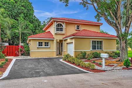 4798 NW 5th Ct Coconut Creek, FL 33063