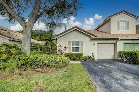 4902 SW 32nd Ter Dania Beach, FL 33312