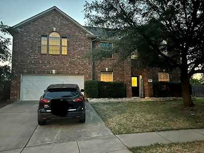 705 Champlain Court Midlothian, TX 76065