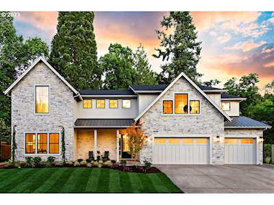 1012 Lake Front RD Lake Oswego, OR 97034