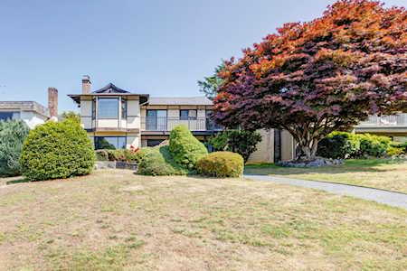 528 W 20th Street North Vancouver, BC V7M 1Y7