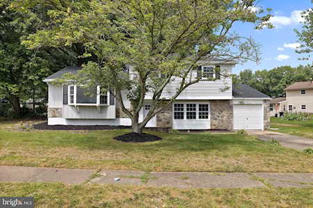2611 Bradwood Rd Wilmington, DE 19810
