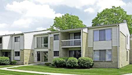16233 W 9 Mile Rd #101 Southfield, MI 48075