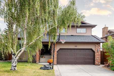 52 Edgepark Crescent NW Calgary, AB T3A4C1