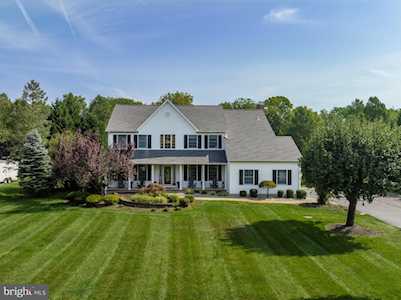7 Holly Dr Columbus, NJ 08022