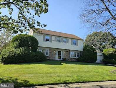 4 Traynor Ln Willingboro, NJ 08046
