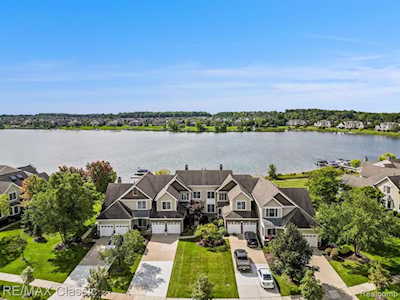 25976 Island Lake Dr Novi, MI 48374