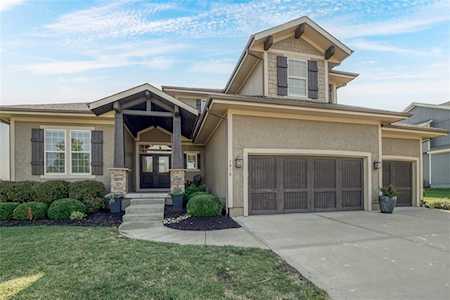 7019 Apache Dr Shawnee, KS 66226