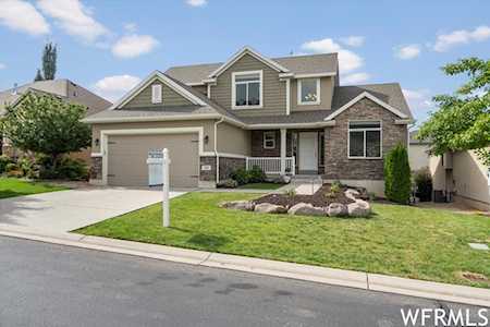 882 S Daisy Dr E Fruit Heights, UT 84037
