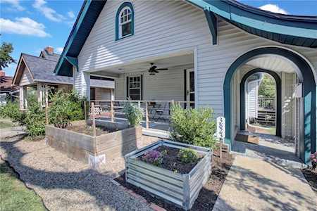 3823 Genessee St Kansas City, MO 64111