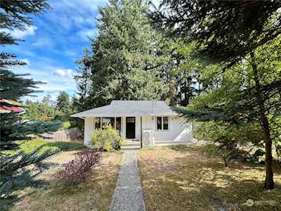 23003 53rd Ave W Mountlake Terrace, WA 98043