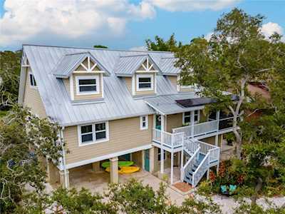 2625 Lemon Ave Englewood, FL 34223