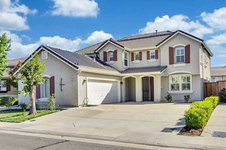 9235 Rushing Creek Way Elk Grove, CA 95624