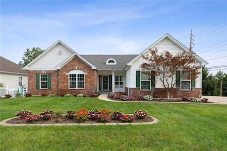 9603 Oakmont Woods Ct St Louis, MO 63126