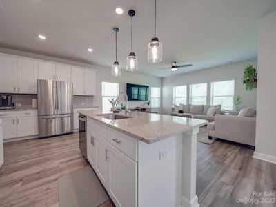 8850 Festival Way Charlotte, NC 28215