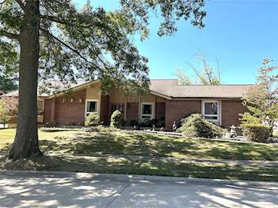 1231 Finger Lake Ct Chesterfield, MO 63017