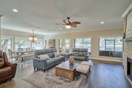12450 Lake Vista Dr Willis, TX 77318
