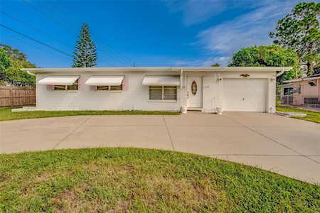 6189 38th Ave N St. Petersburg, FL 33710