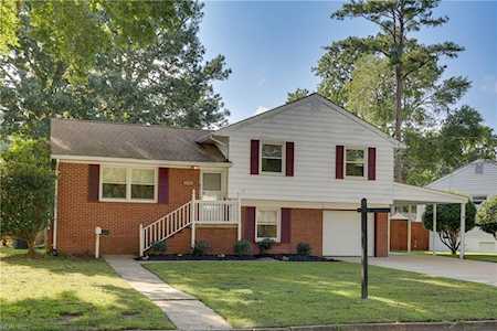 823 Arlington Terrace Hampton, VA 23666