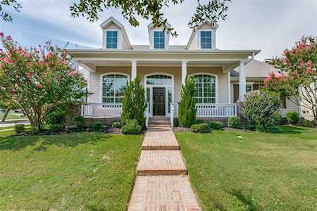 5801 Winter Park Drive North Richland Hills, TX 76180