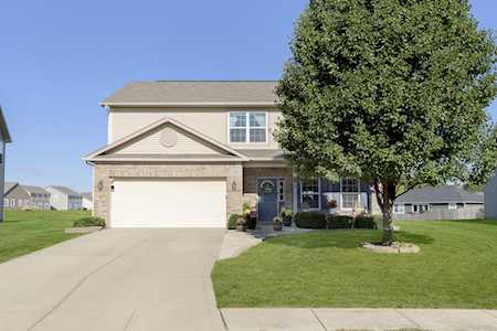 6438 W Waters Edge Ct Greenfield, IN 46140
