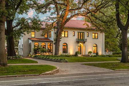 470 Summit Avenue Saint Paul, MN 55102