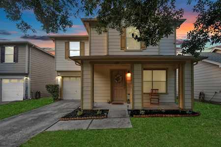435 Remington Creek Dr Houston, TX 77073