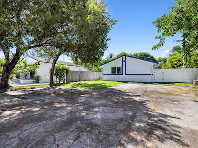 650 NE 15th St Fort Lauderdale, FL 33304