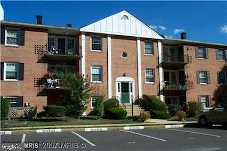 3961 Lyndhurst Dr Lyndhurst #302 Fairfax, VA 22030