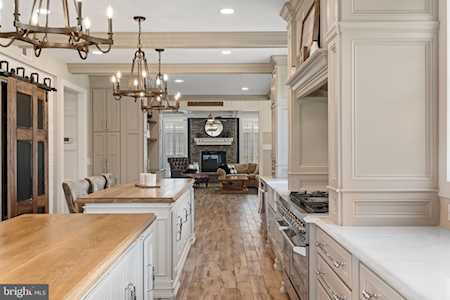 35618 Glencoe Ct Round Hill, VA 20141